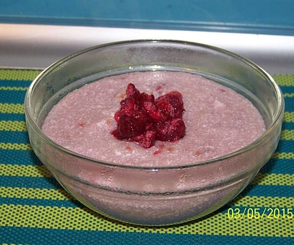 Kaszka manna z malinami