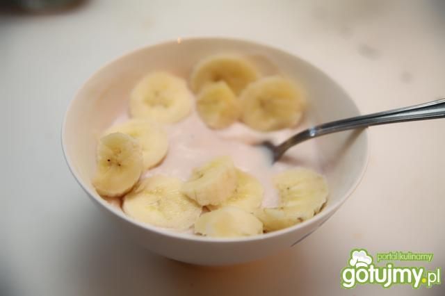 Kaszka wisniowo-bananowa Kaszka wisniowo-bananowa