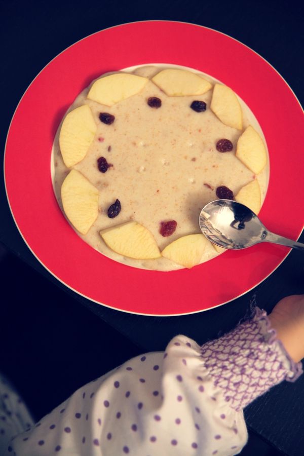 Kaszka z jabłkiem, lnem i rodzynkami