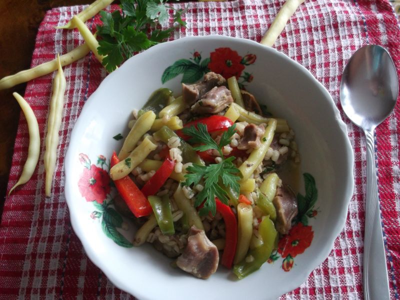 Kaszotto na żołądkach z papryką i fasolką