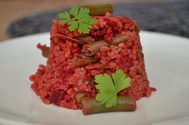 Kaszotto z warzywami (papryka, burak, fasolka)  Kaszotto z warzywami (papryka, burak, fasolka)