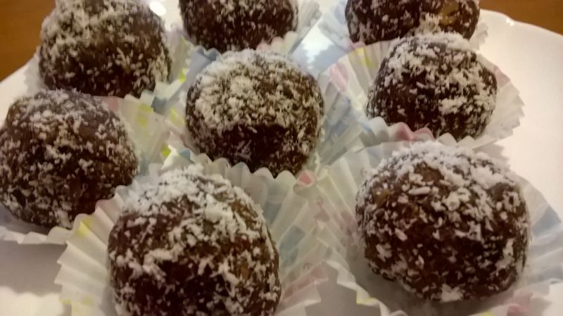 Kasztanki  w kokosie Kasztanki  w kokosie