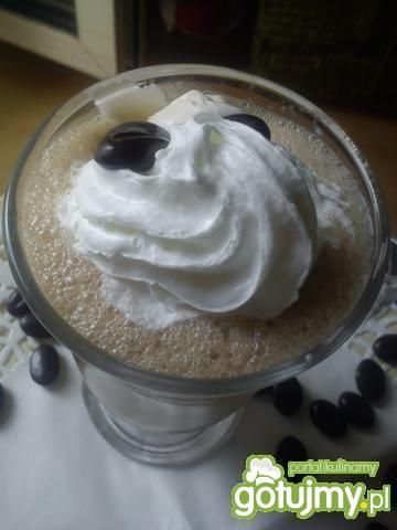 Kawa Frappe z likierem kawowym