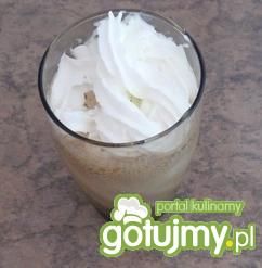 Kawa mrożona z lodami czekoladowymi