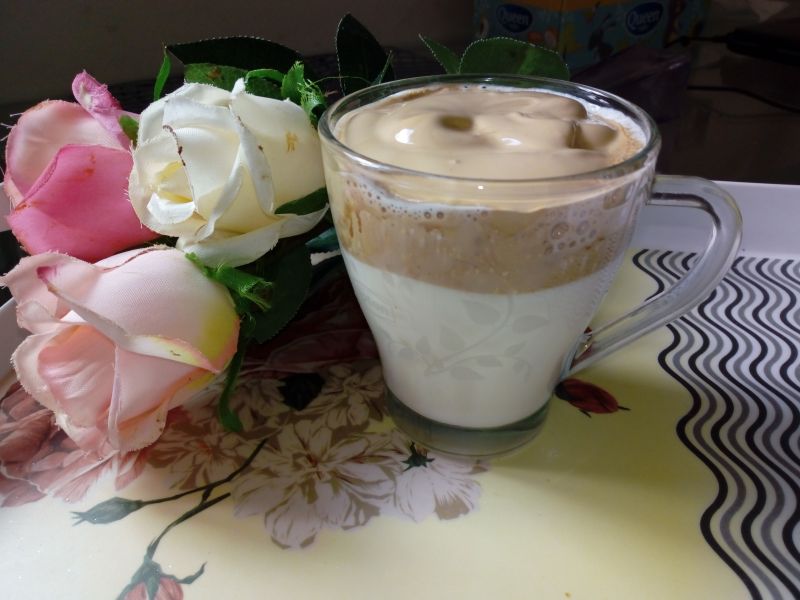 Kawa po koreańsku (dalgona coffee)