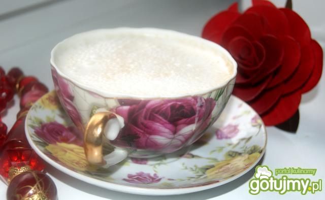 Kawa różana ze śmietanką  Kawa różana ze śmietanką
