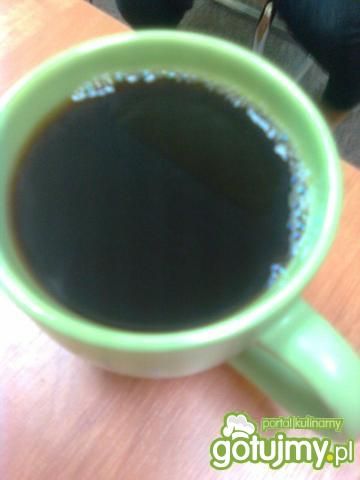 Kawa z kostkami lodu