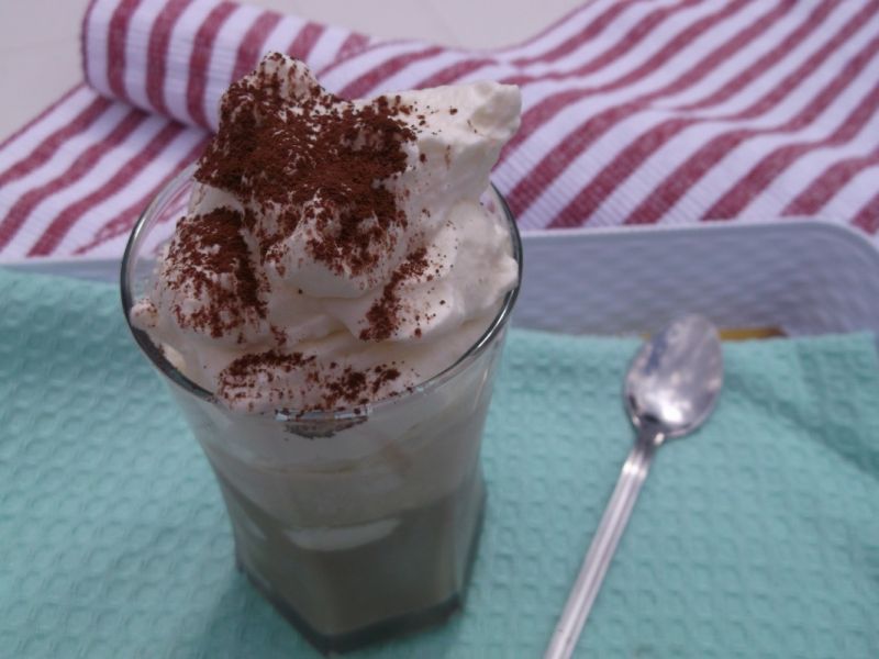 Kawa z lodami i bitą śmietaną