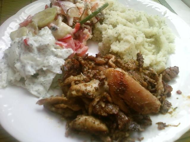 Kawałki kurczaka w czosnku i ziołach Kawałki kurczaka w czosnku i ziołach