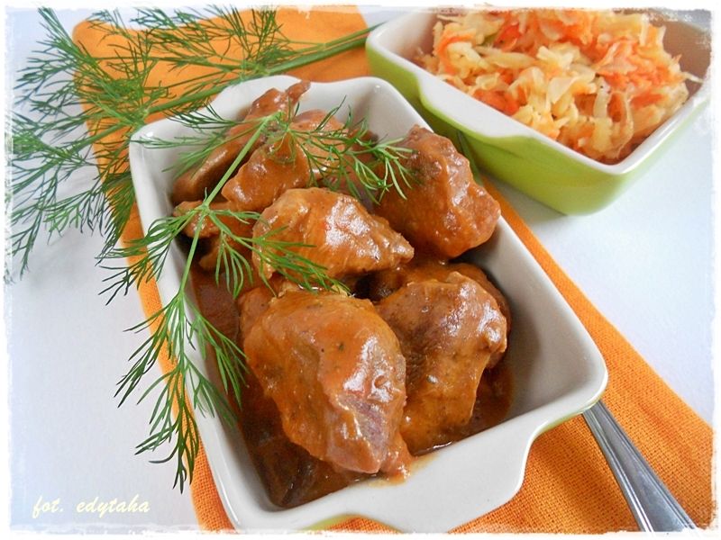 Kawałki wieprzowiny w pomidorowym sosie Kawałki wieprzowiny w pomidorowym sosie