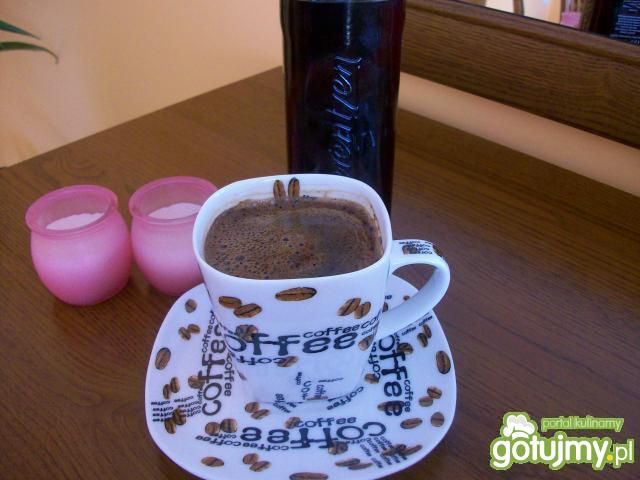 kawka z mocną wisienką