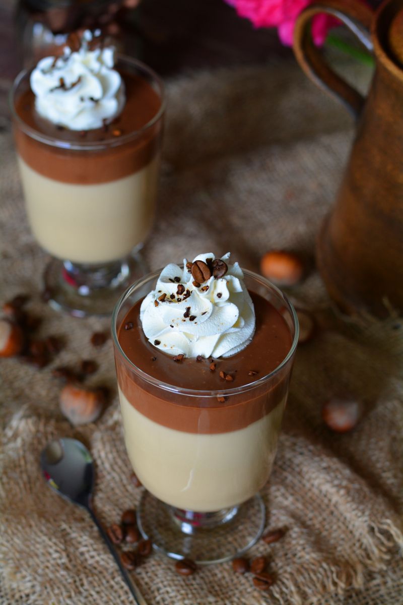 Kawowa panna cotta z musem czekoladowym Kawowa panna cotta z musem czekoladowym