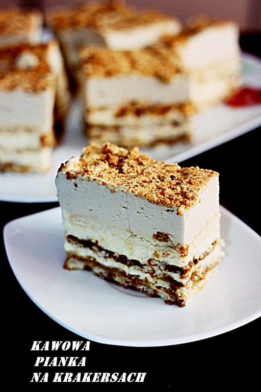 Kawowa pianka na krakersach i kremie śmietankowym Kawowa pianka na krakersach i kremie śmietankowym