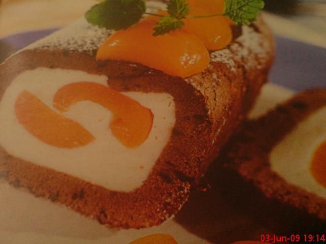 Kawowa rolada z kremem.