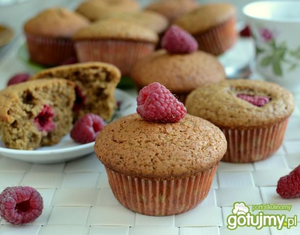 Kawowe muffinki z malinami Kawowe muffinki z malinami