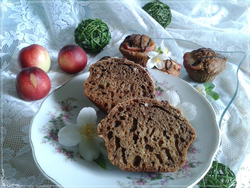 Kawowe muffinki z miętą i nektarynką