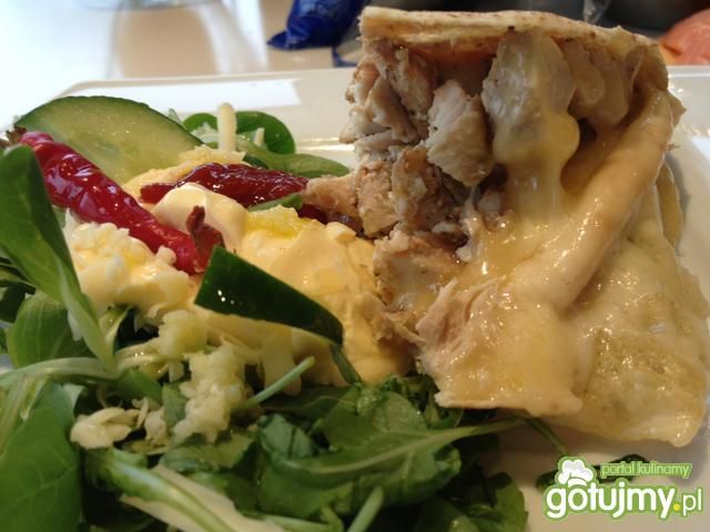 Kebab z kurczakiem zapiekany serem.