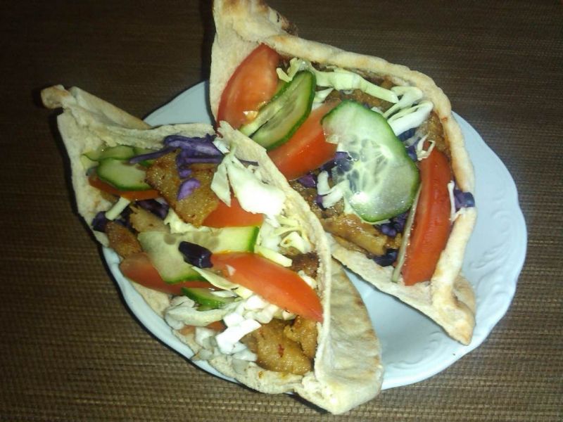 Kebab z warzywami i mięsem  Kebab z warzywami i mięsem
