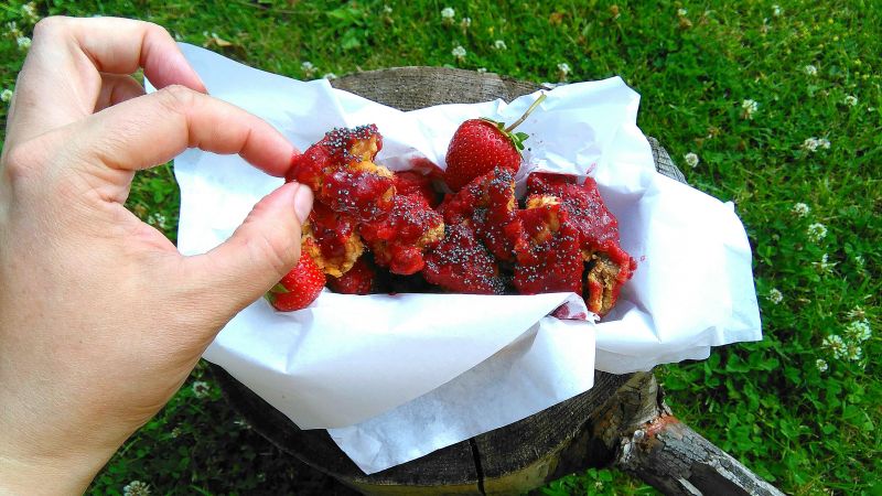 Kęski kurczaka w sosie truskawkowym z chilli