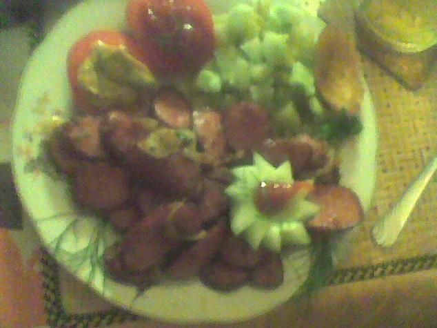 Kiełbasa o smaku szaszłyków. Kiełbasa o smaku szaszłyków.