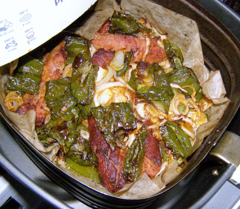 Kiełbasa pieczona z warzywami z airfyer