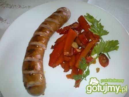 Kiełbasa smażona z papryką. Kiełbasa smażona z papryką.