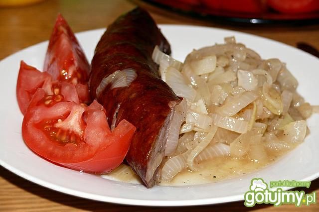 Kiełbasa w cebuli Kiełbasa w cebuli