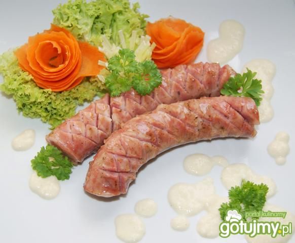 Kiełbasa w sosie chrzanowym 