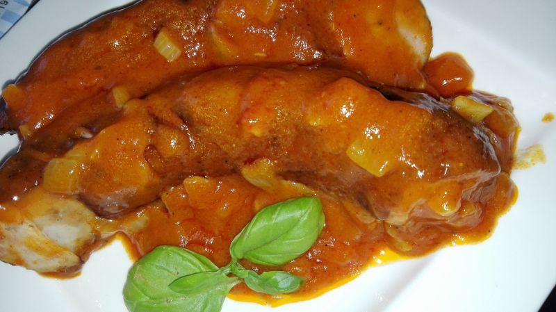 Kiełbasa w sosie pomidorowym Kiełbasa w sosie pomidorowym