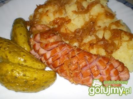 Kiełbaska duszona w cebulce Kiełbaska duszona w cebulce