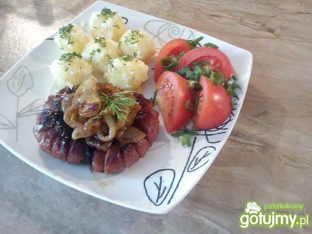 Kiełbaska z cebulką.
