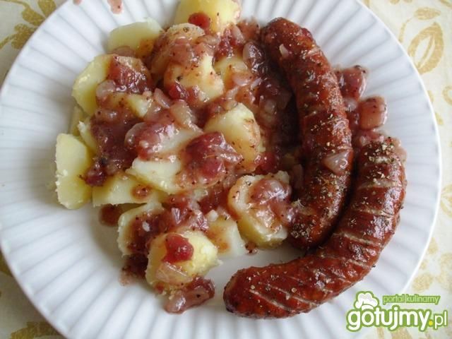 Kiełbaski smażone w sosie żurawinowym