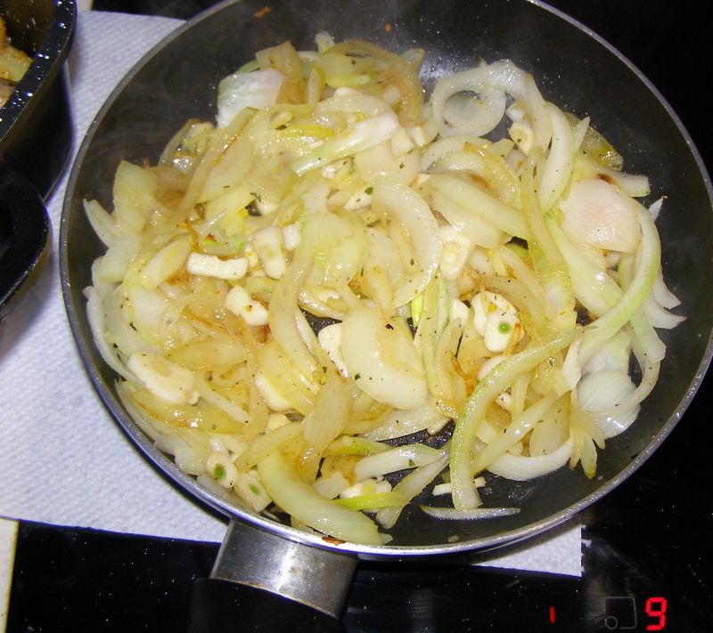 Kiełbaski z ziemniakami na obiad