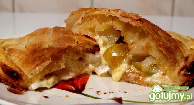 Kieszeń z gruszkami, winem i camembertem Kieszeń z gruszkami, winem i camembertem