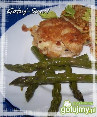 Kieszonki schabowe z morelą i serem Kieszonki schabowe z morelą i serem