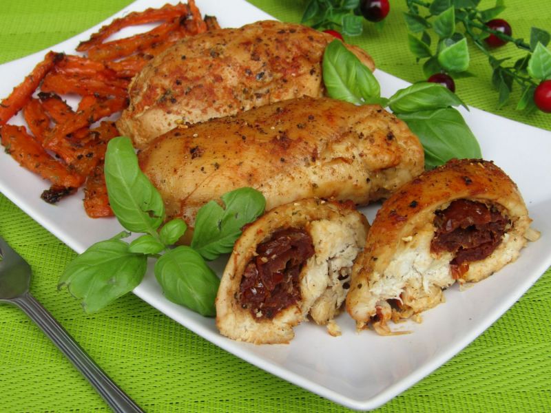 Kieszonki z suszonymi pomidorami i frytkami