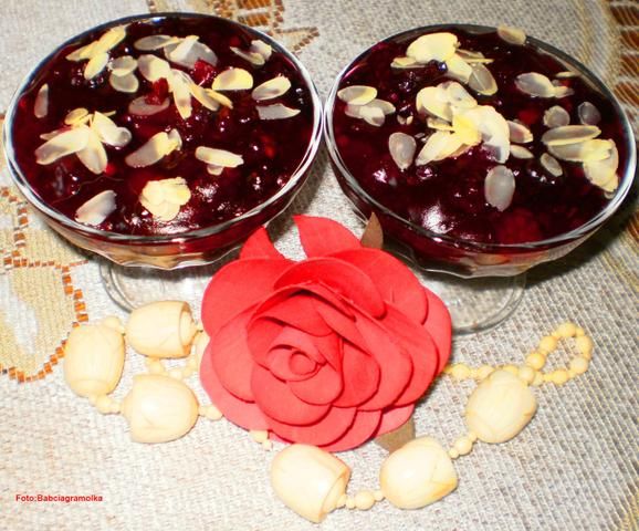 Kisiel jeżynowo-żurawinowy : Kisiel jeżynowo-żurawinowy :