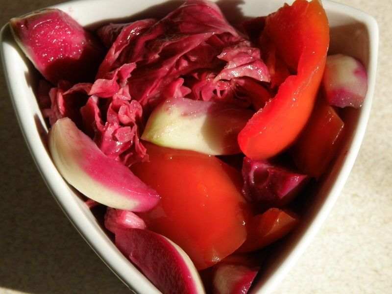 Kiszone warzywa - radicchio, papryka, pomidory Kiszone warzywa - radicchio, papryka, pomidory