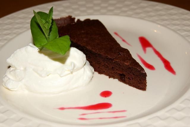 Kladdkaka - szwedzkie ciasto czekoladowe Kladdkaka - szwedzkie ciasto czekoladowe