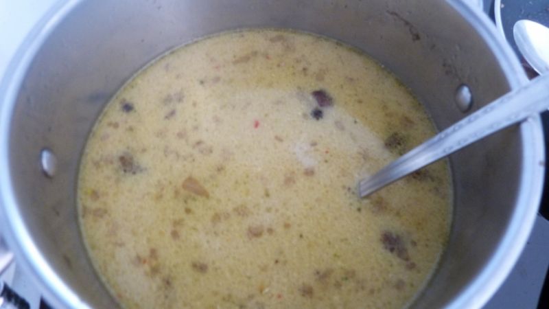 Klasyczna jesienna zupa grzybowa z podgrzybków