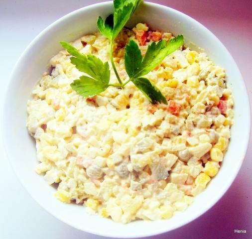 Klasyczna sałatka jarzynowa Klasyczna sałatka jarzynowa