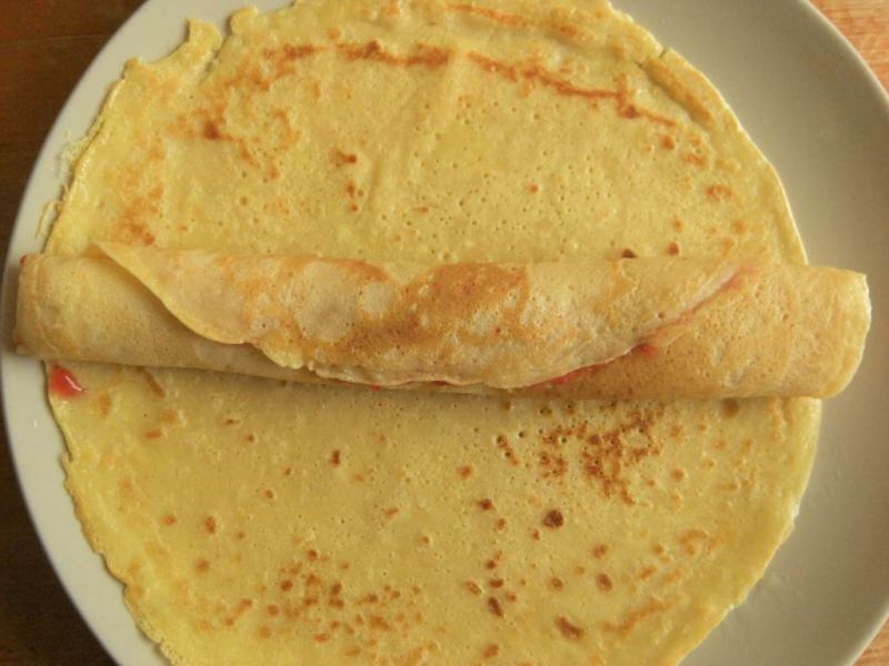 Klasyczne naleśniki z dżemem