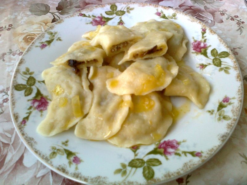 Klasyczne pierogi z kapustą i grzybami