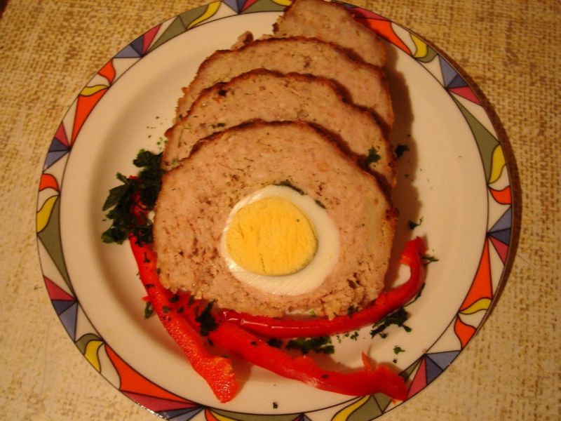 Klops nadziewany jajami Klops nadziewany jajami