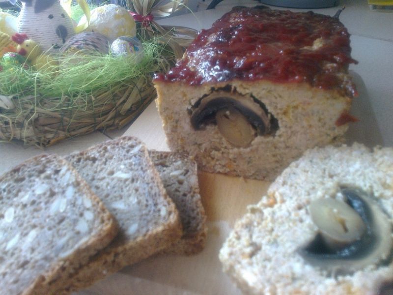 Klops z pieczarkami i czerwoną skorupką  Klops z pieczarkami i czerwoną skorupką
