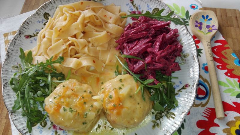 Klopsiki drobiowe w sosie jarzynowym Klopsiki drobiowe w sosie jarzynowym