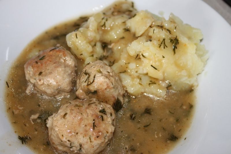 Klopsiki koperkowe w sosie 