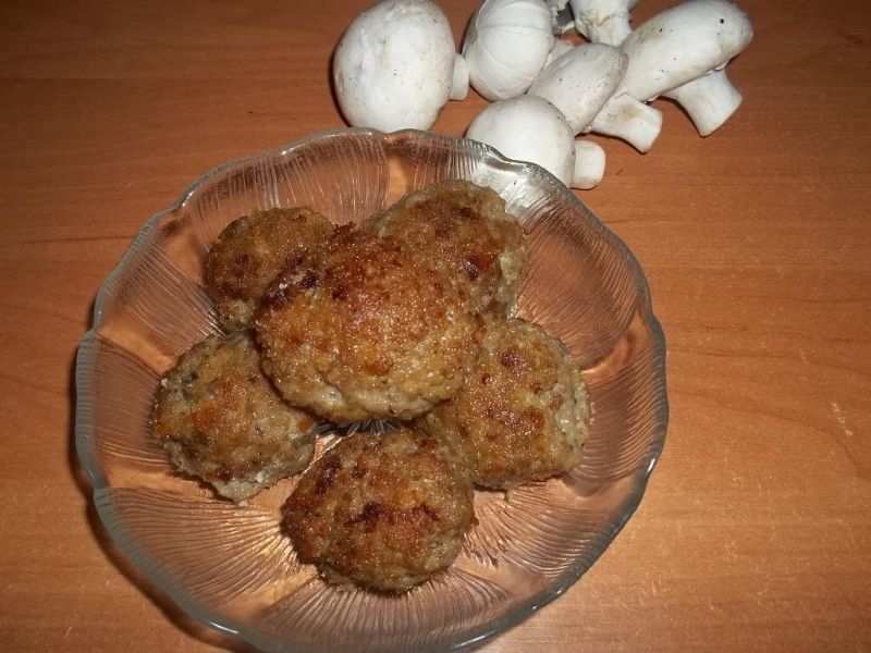 Klopsiki mięsno - pieczarkowe Klopsiki mięsno - pieczarkowe