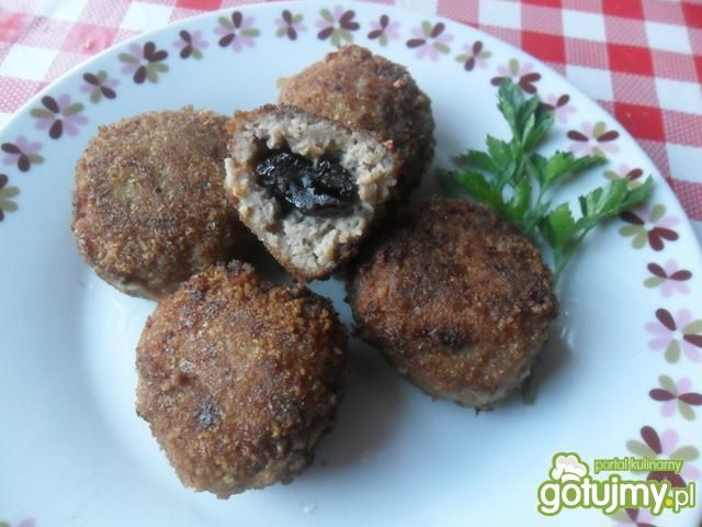 Klopsiki nadziewane suszonymi śliwkami Klopsiki nadziewane suszonymi śliwkami