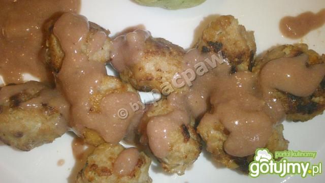 Klopsiki szwedzkie z sosem granatowym Klopsiki szwedzkie z sosem granatowym